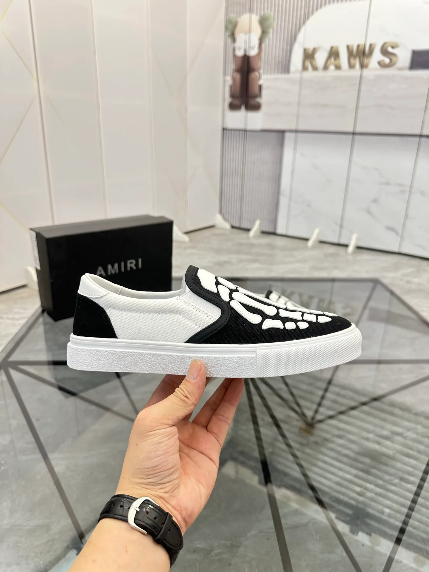 Men's shoes for sale 💰: 💰P420¥ Product trademark: AMIRI*「EMIR*] slip-on Regular size: 38-44 (can be customized to 37.45.46) Product materials: Upper imported original fabric spliced ​​cowhide, breathable lining, original outsole. No.: 1023